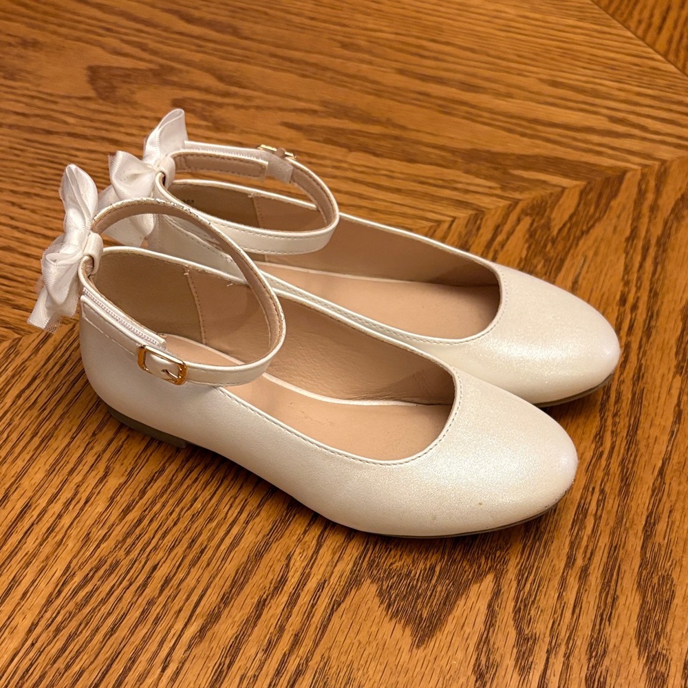 Charming Cream Kids Dress Shoes with Bow